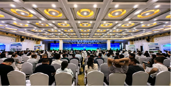 中國綠色食品協(xié)會(huì)2025第二屆綠色農(nóng)業(yè)生產(chǎn)資料發(fā)展大會(huì)在內(nèi)蒙古巴彥淖爾隆重開幕